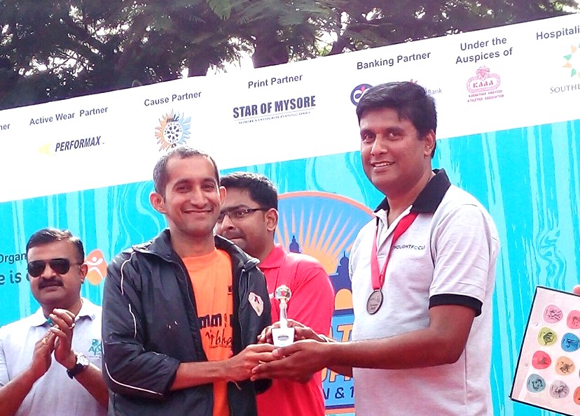 Rakshith Shetty receiving award
